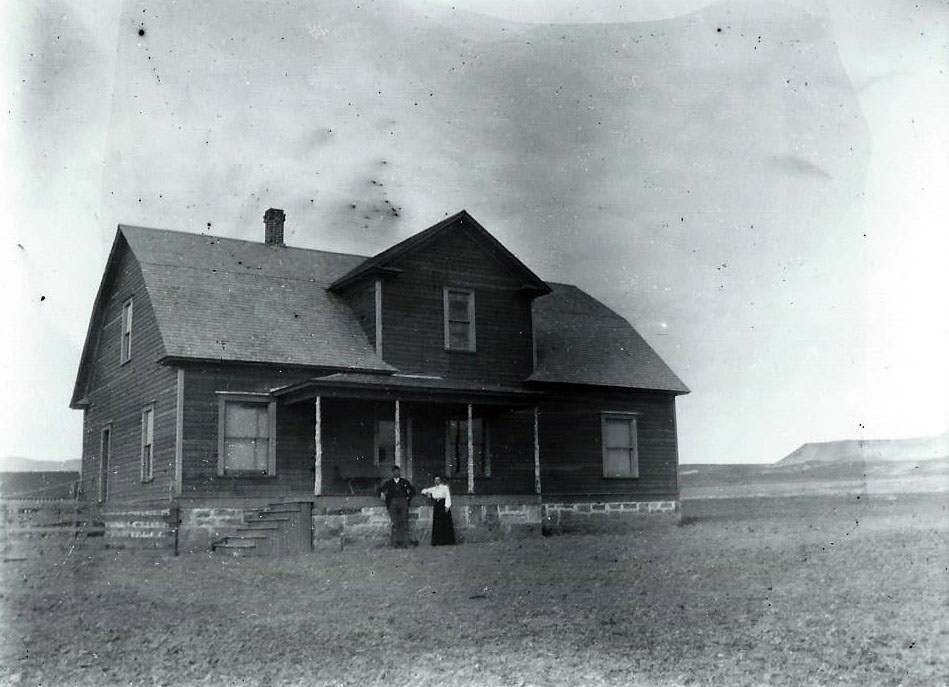 black and white picture of the Blackstock Barn